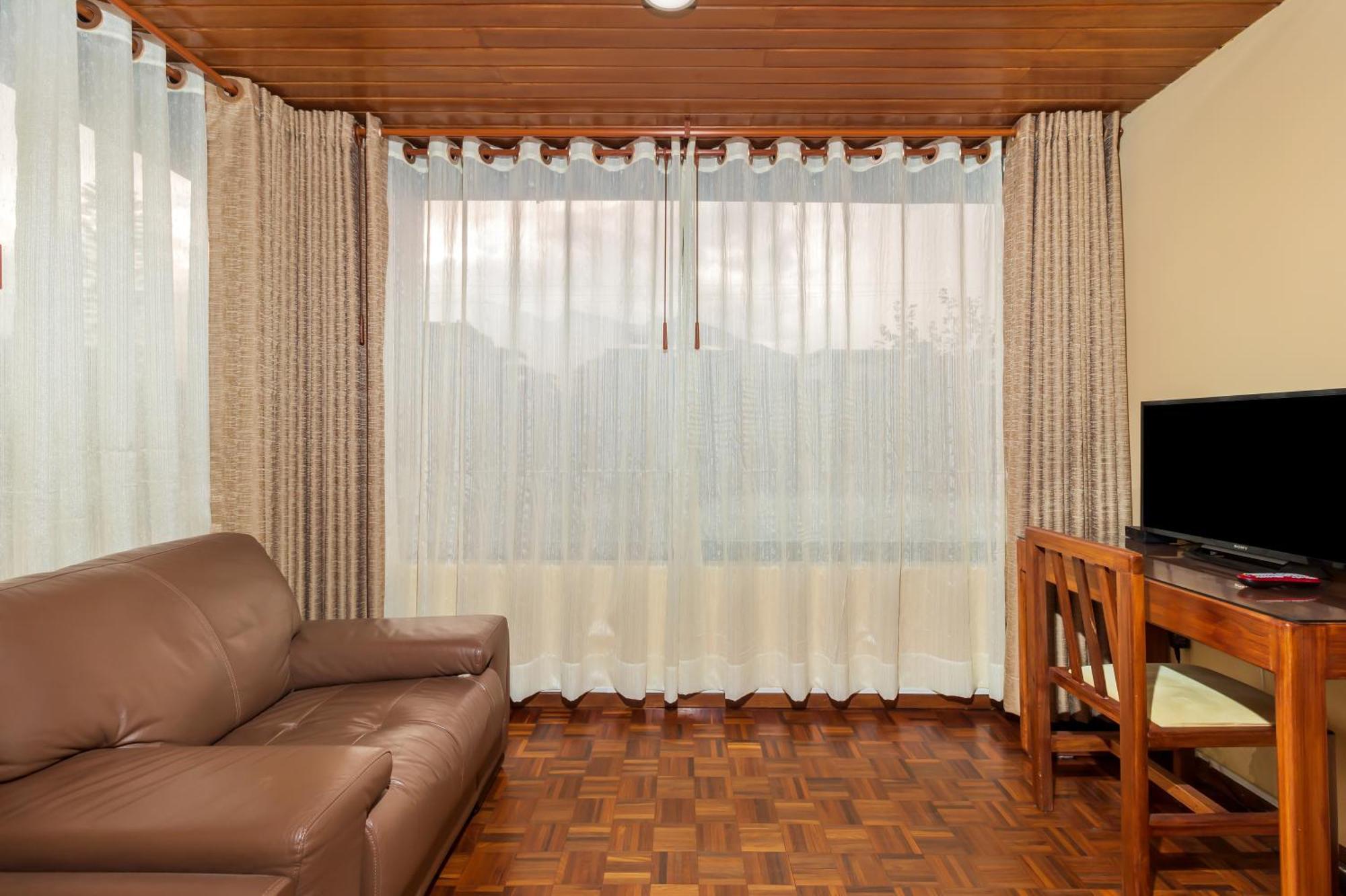 Hotel La Cartuja Quito Ngoại thất bức ảnh