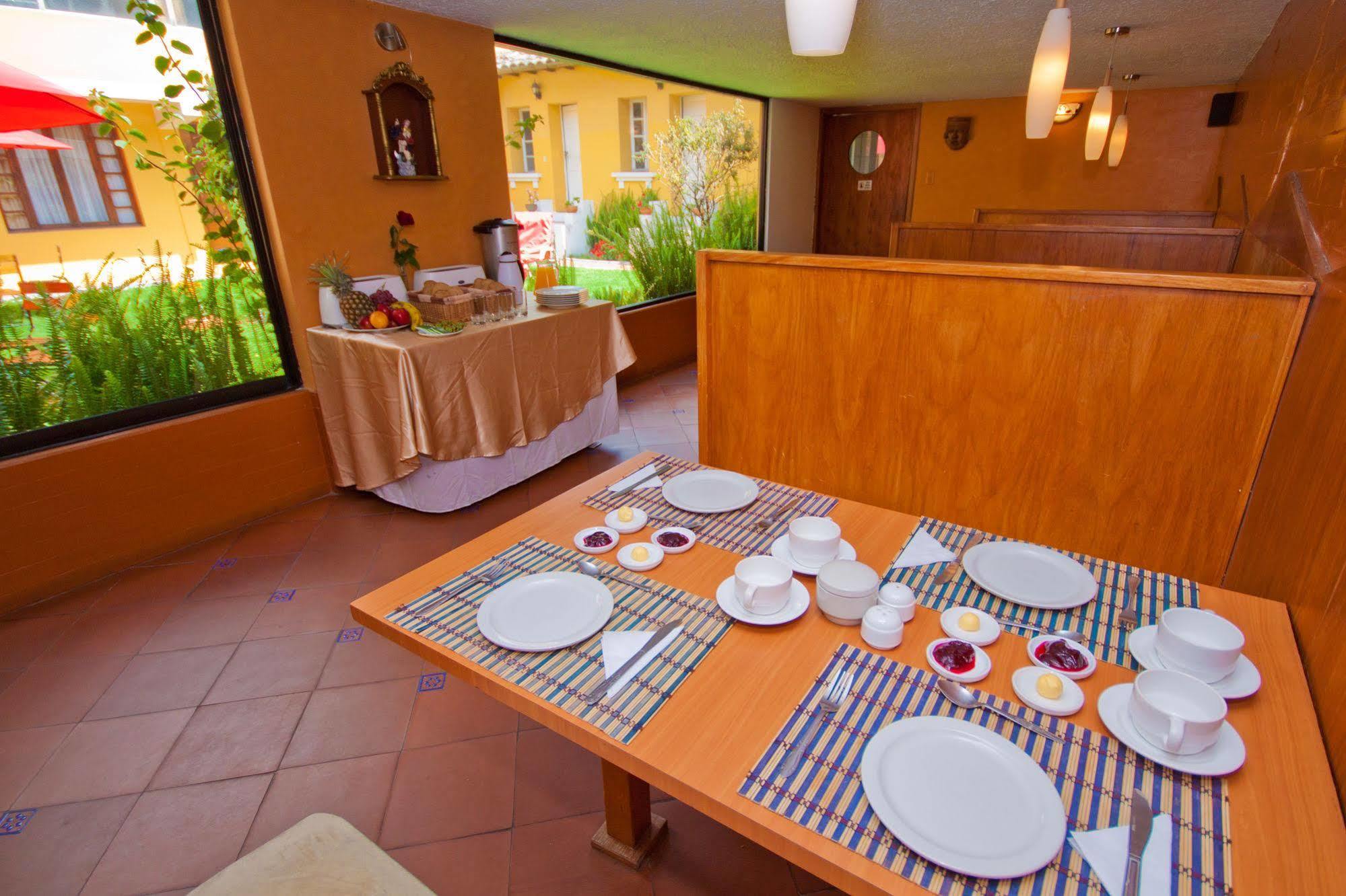 Hotel La Cartuja Quito Ngoại thất bức ảnh